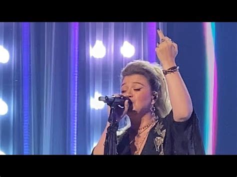 Kelly Clarkson Changes 'abcdefu' Lyrics for Kellyoke, Says She Turned Her 'Broken Heart' into 'Art' Kelly Clarkson Opens Up About Former Stepmother-in-Law Reba McEntire: We're 'Both Women of Sound ...
